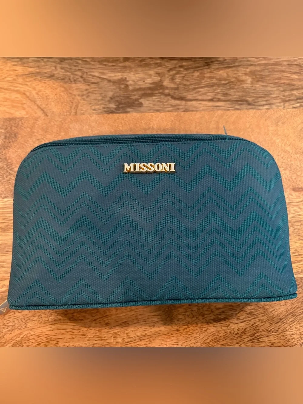 Missoni Delta One amenity kit featuring the signature chevron texture (Set of 3)